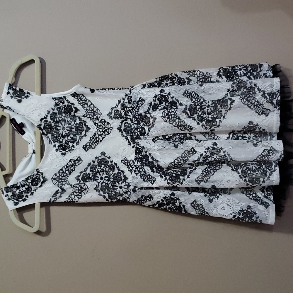 Material girl dress size medium